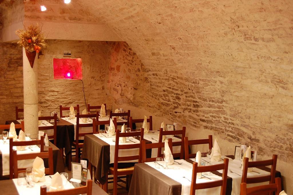 Hotel Du Donjon Champlitte-et-le-Prélot Exteriér fotografie